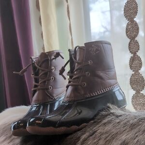 London Fog Tan And Brown Duck Women's Boots NWOT